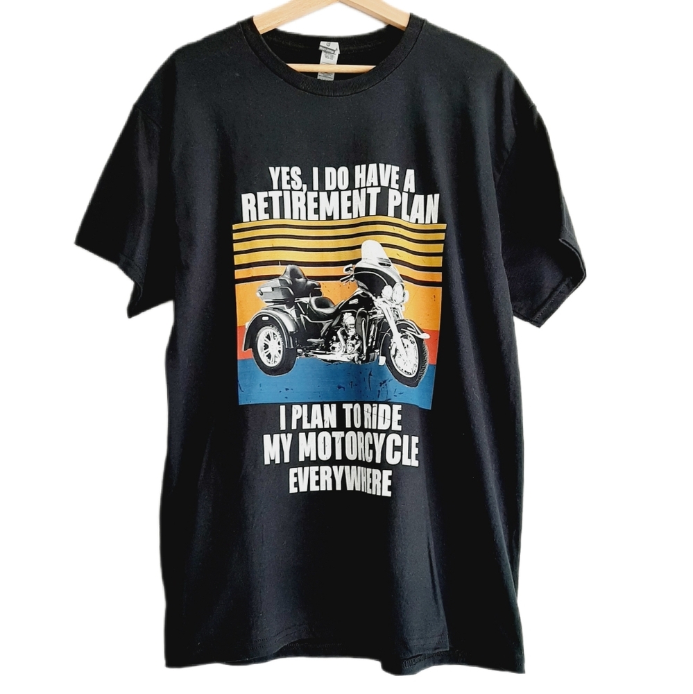 🍒 Biker Retirement Plan 100% Cotton Crewneck Funny T-shirt Black Men's Sz L